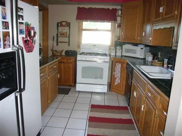 618 W Grace St, Saint Peter, MN 56082 photo 4