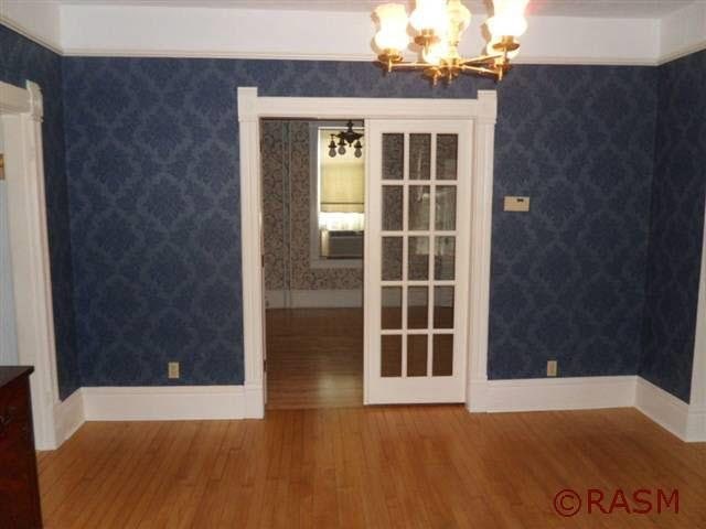 1108 S 4th St, Saint Peter, MN 56082 photo 3
