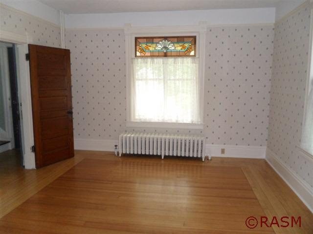 1108 S 4th St, Saint Peter, MN 56082 photo 2