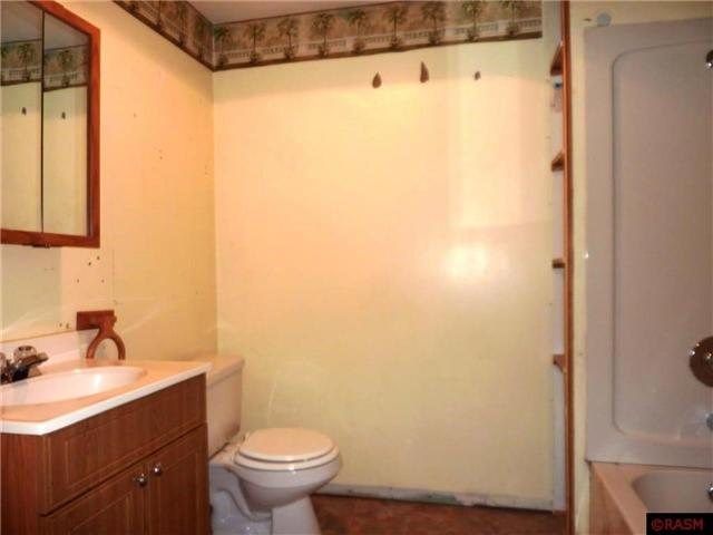 625 S Front St, Saint Peter, MN 56082 photo 4