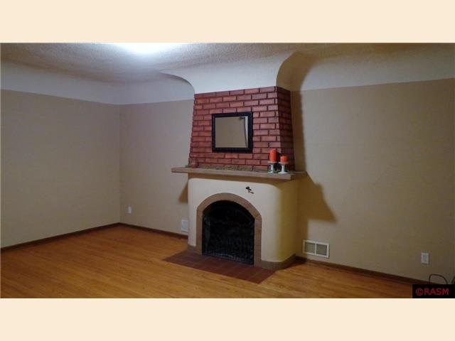 606 Kendall St, Marshall, MN 56258 photo 3