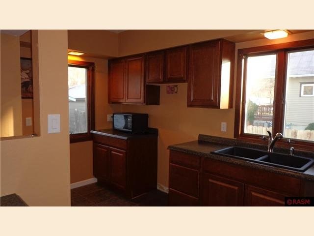 606 Kendall St, Marshall, MN 56258 photo 7