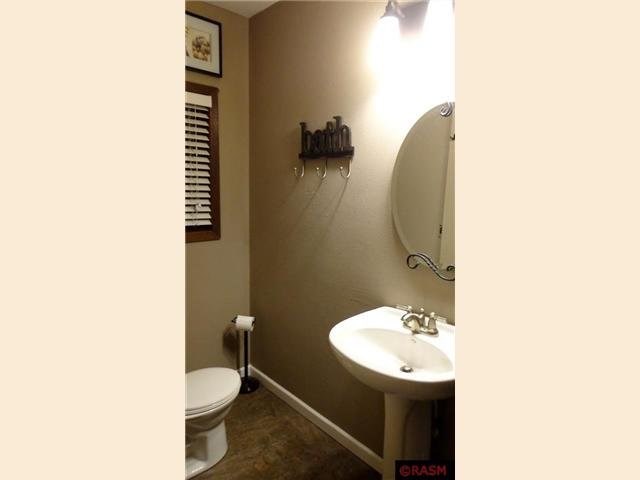606 Kendall St, Marshall, MN 56258 photo 10