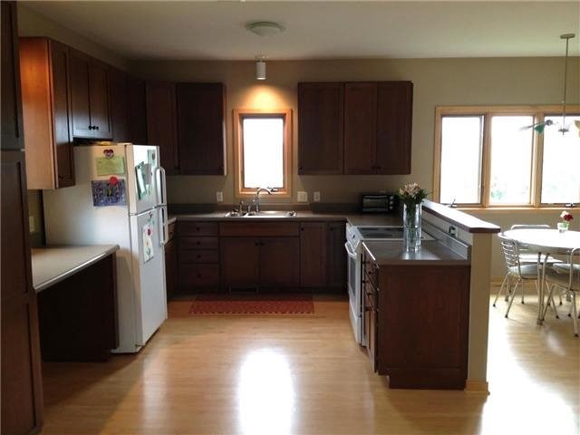 717 W Grace St, Saint Peter, MN 56082 photo 3