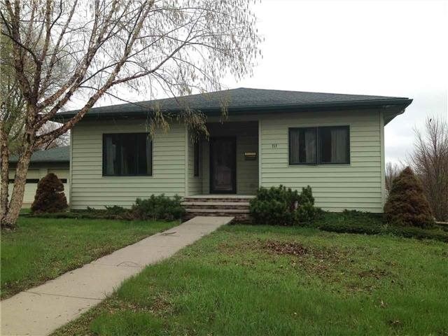 717 W Grace St, Saint Peter, MN 56082 photo 1