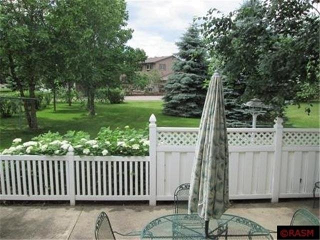 818 N 3rd St, Saint Peter, MN 56082 photo 6