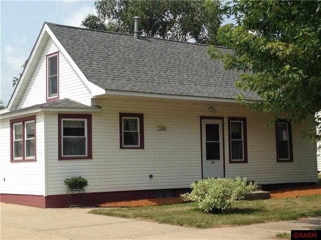 818 N 3rd St, Saint Peter, MN 56082 photo 1