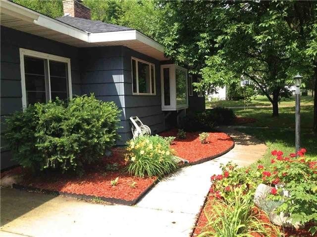 702 Lower Johnson Cir, Saint Peter, MN 56082 photo 2