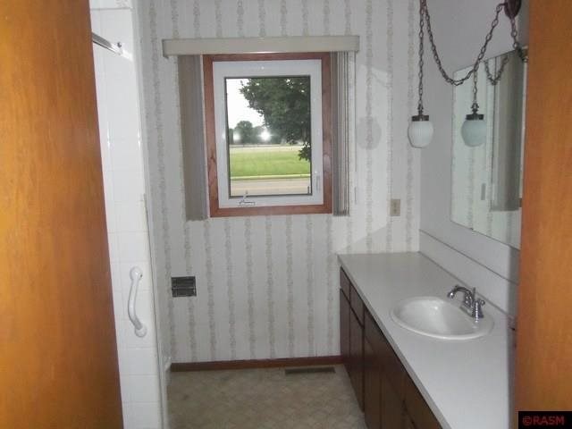 305 S Central Ave, Mapleton, MN 56065 photo 5
