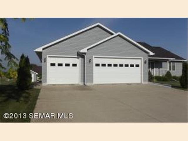 404 3rd Se Ave, Spring Grove, MN 55974 photo 2