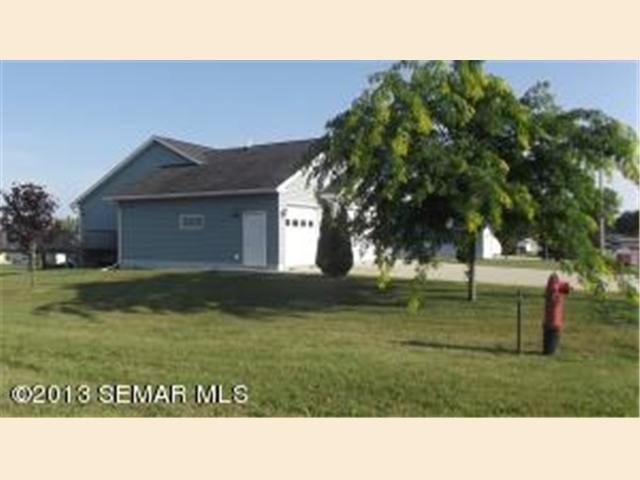 404 3rd Se Ave, Spring Grove, MN 55974 photo 3