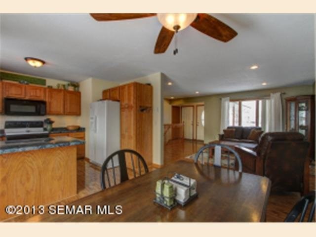 725 4th Ave SW, Plainview, MN 55964 photo 9