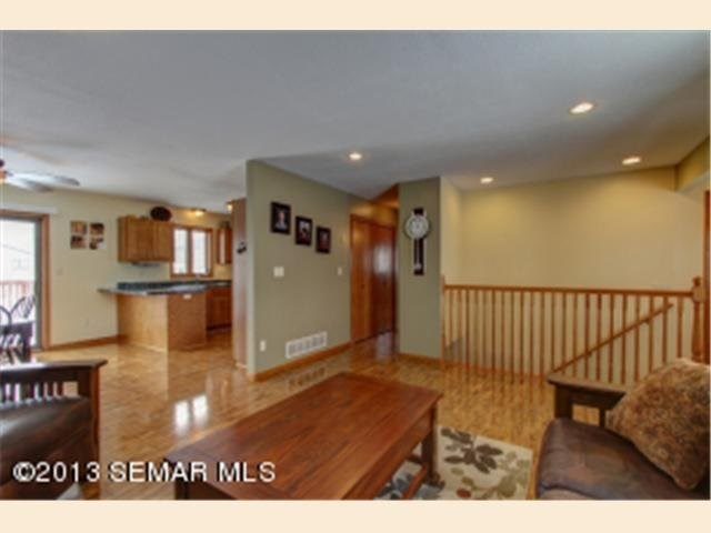 725 4th Ave SW, Plainview, MN 55964 photo 6