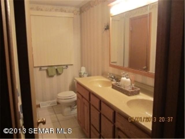 1013 Maplehill Dr, Albert Lea, MN 56007 photo 10