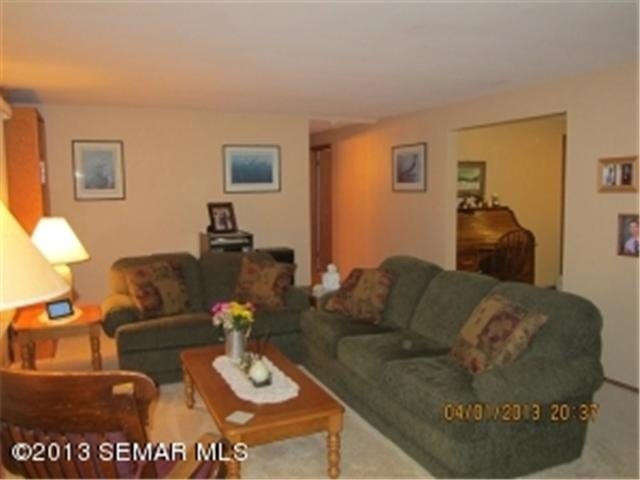 1013 Maplehill Dr, Albert Lea, MN 56007 photo 2