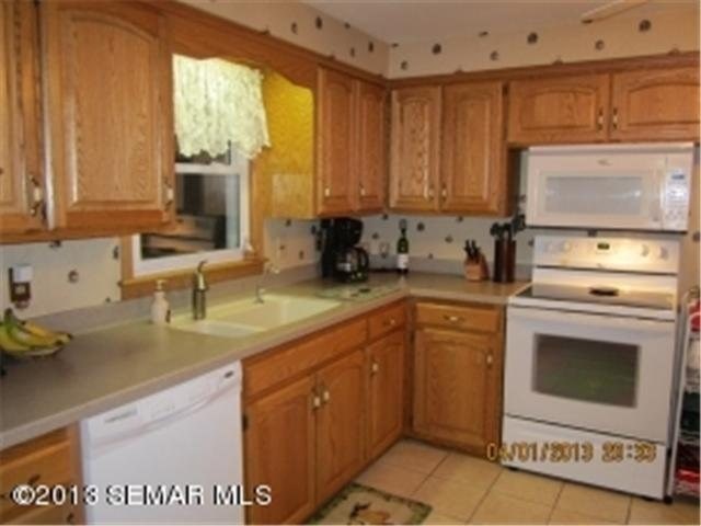 1013 Maplehill Dr, Albert Lea, MN 56007 photo 4
