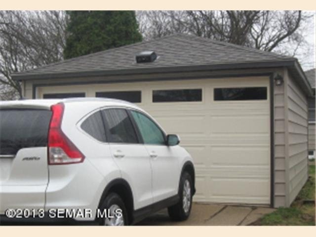 815 S 3rd Ave, Albert Lea, MN 56007 photo 2