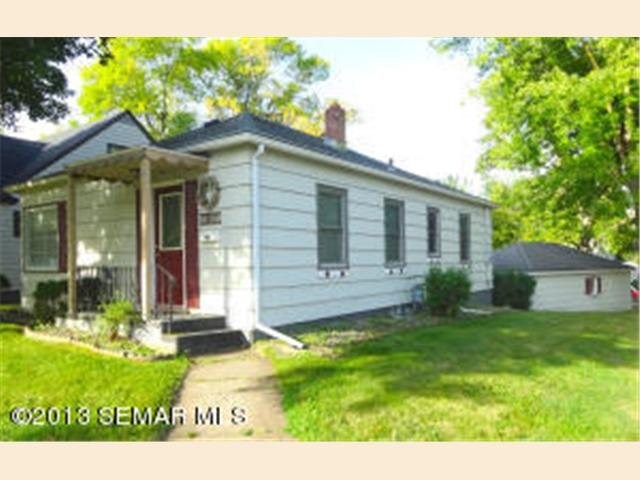 1402 Lee Ave, Albert Lea, MN 56007 photo 2