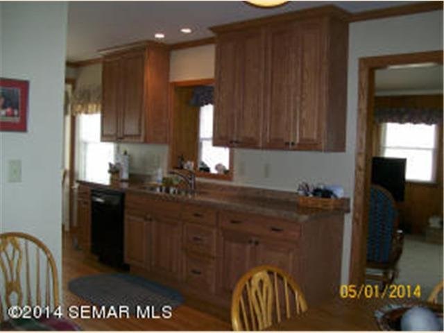 910 Stanley Ave, Albert Lea, MN 56007 photo 4