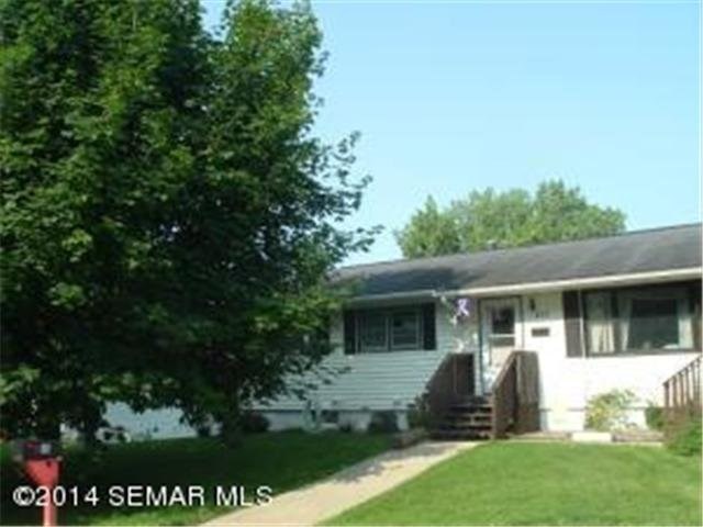 416 S Hokah St, Caledonia, MN 55921 photo 2