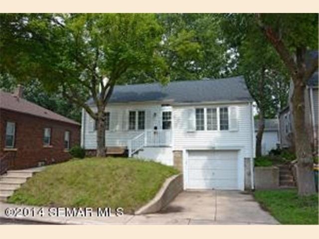 810 John Farry Pl, Albert Lea, MN 56007 photo 2
