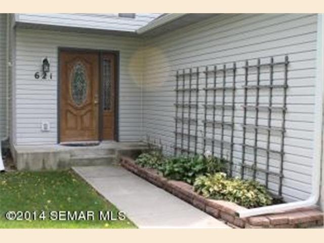 621 Glendale St, Owatonna, MN 55060 photo 2