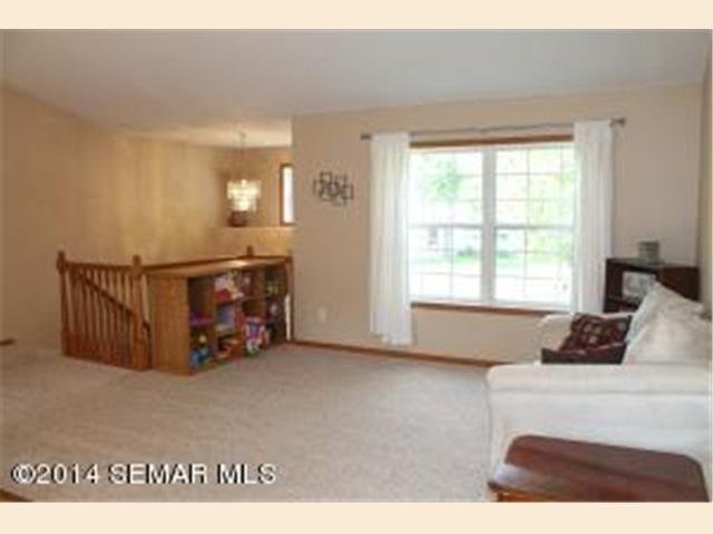 621 Glendale St, Owatonna, MN 55060 photo 5