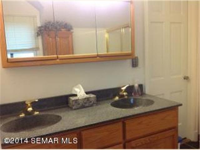 608 E Adams St, Caledonia, MN 55921 photo 24