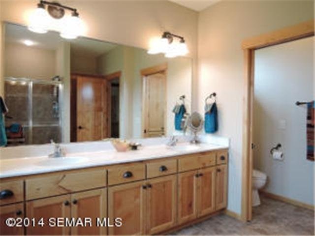 11420 Circle Ridge Ct, Faribault, MN 55021 photo 16