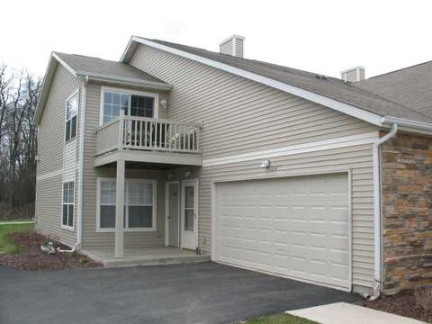 2527 Edgewood Dr, Beloit, WI 53511 photo 1