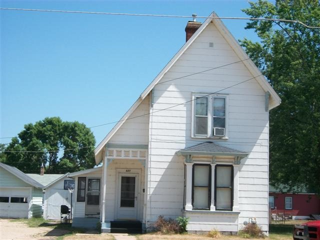621 E State St, Mauston, WI 53948 photo 1