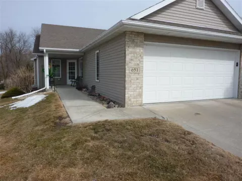 651 Springbrook Cir, Deforest, WI 53532 photo 1