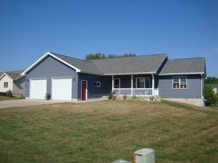 735 Eberlein Dr, Mauston, WI 53948 photo 1