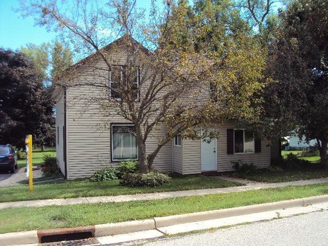 513 S Main St, Fall River, WI 53932 photo 1