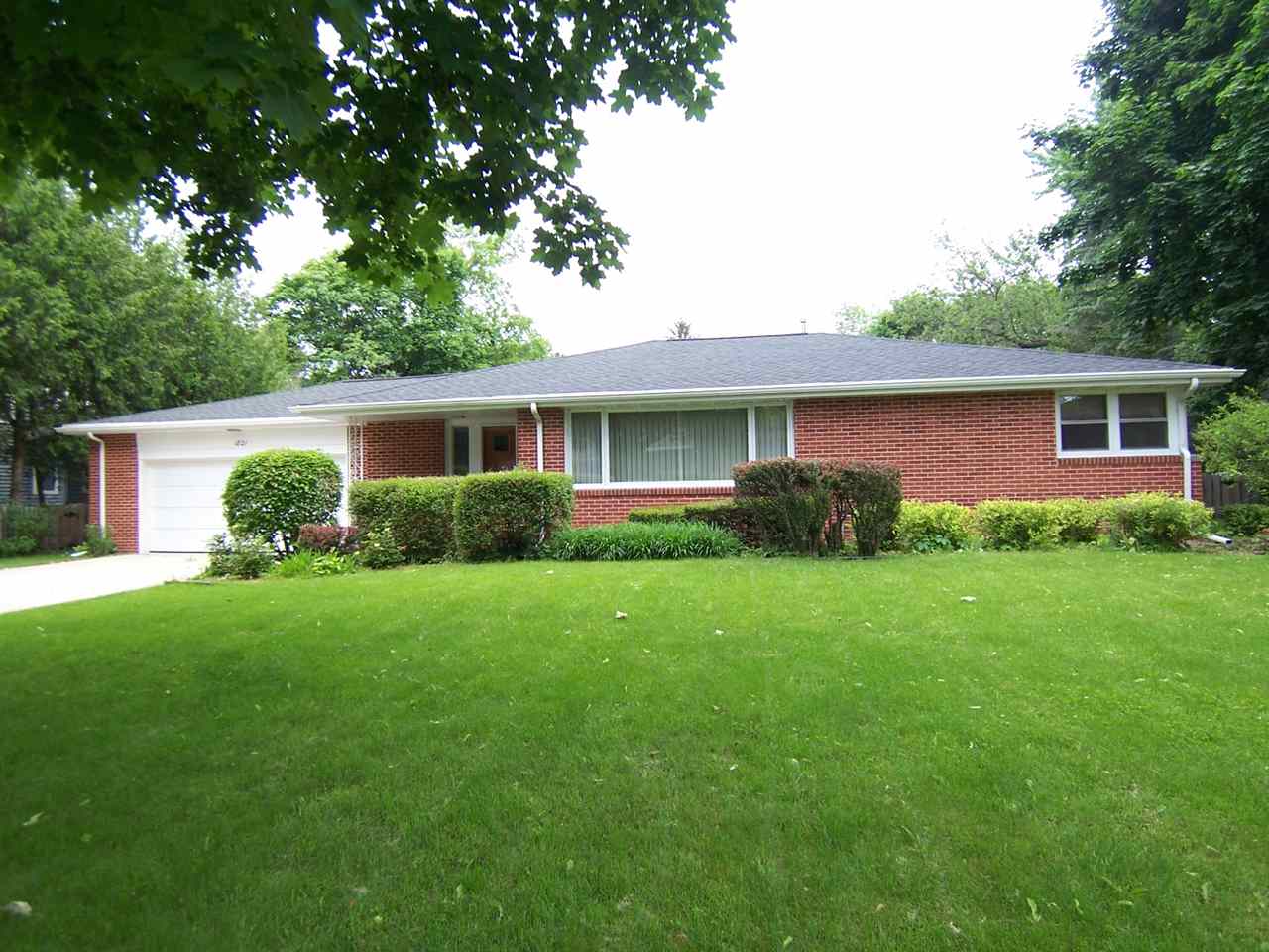 1821 Emerson St, Beloit, WI 53511 photo 1