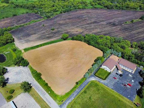 L2 Oasis Lane, Lake Mills, WI 53551