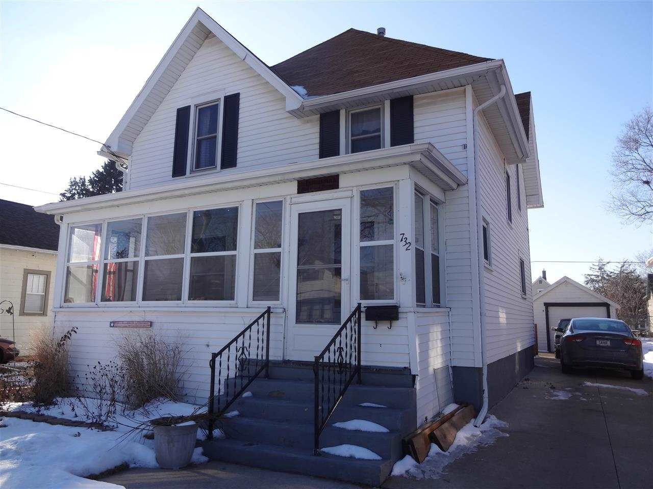 732 Moore St, Beloit, WI 53511 photo 1
