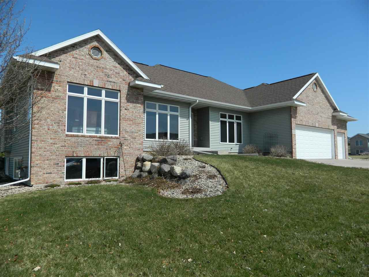 921 Fly Wheel Cir, De Forest, WI 53532 photo 1