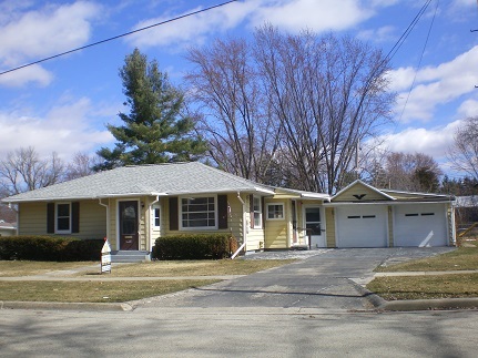 121 Cedar St, Ripon, WI 54971 photo 1