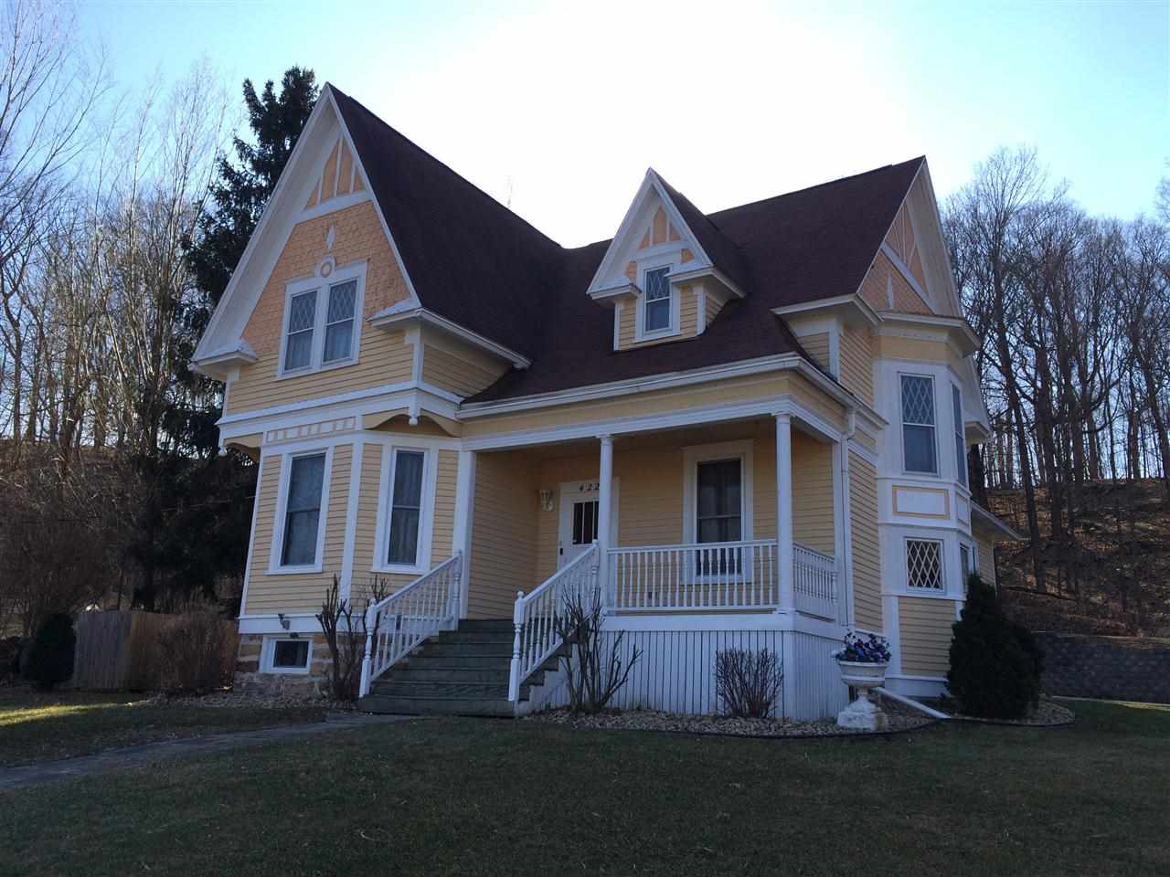 422 Washington St, Wonewoc, WI 53968 photo 1