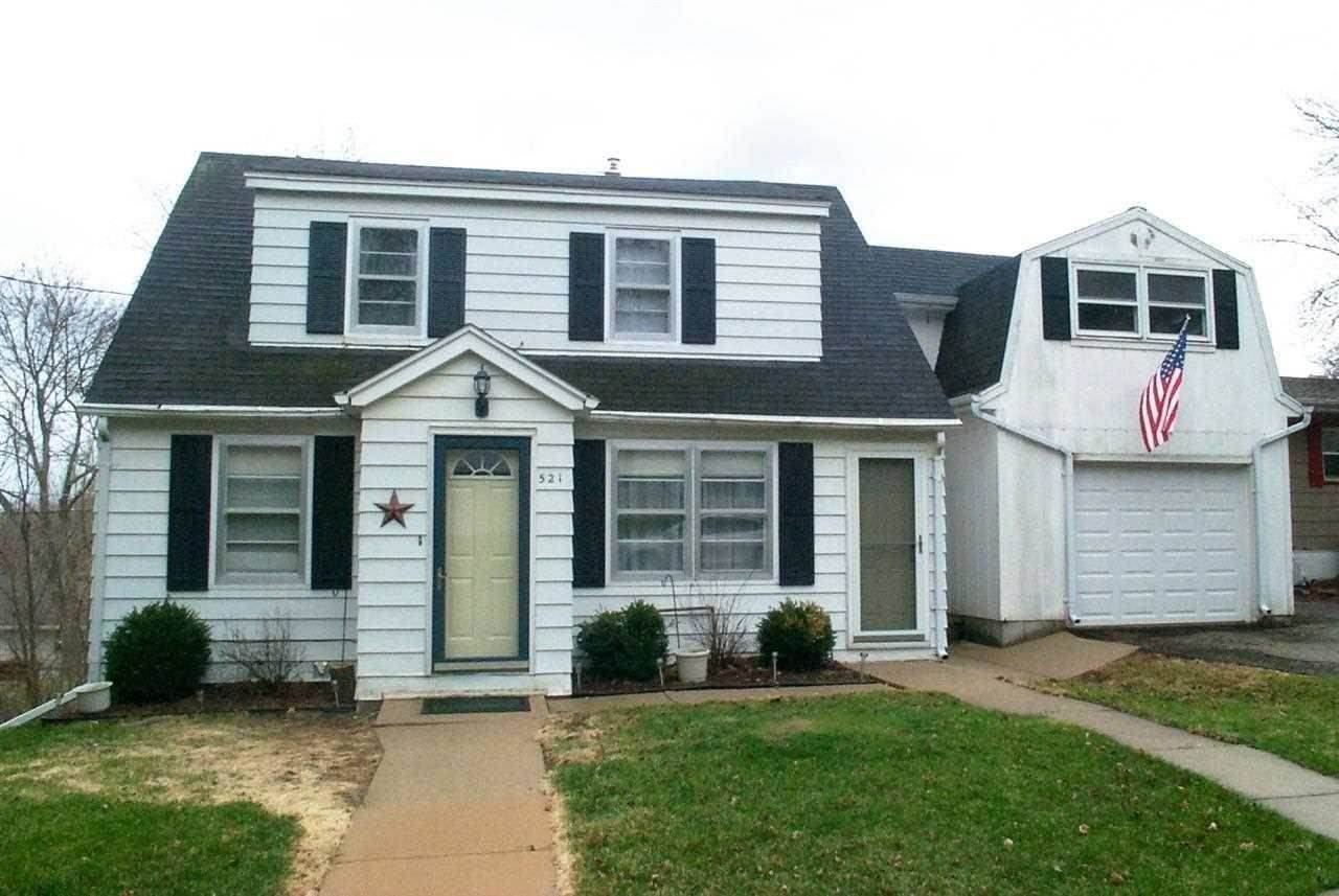 521 Park Ave, De Forest, WI 53532 photo 1