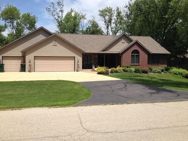 865 E Harbor Rd, Milton, WI 53563 photo 1