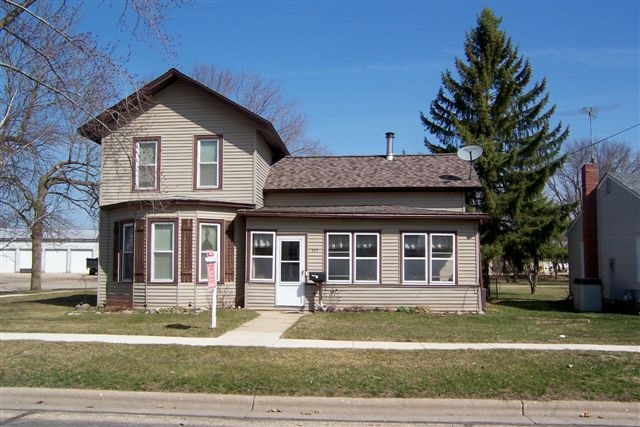 607 12th St, Brodhead, WI 53520 photo 1