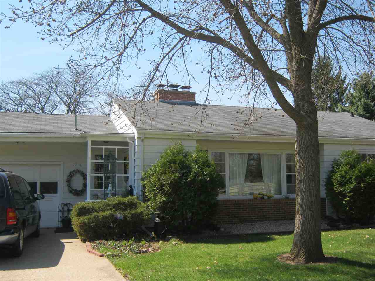 1706 Moore St, Beloit, WI 53511 photo 1
