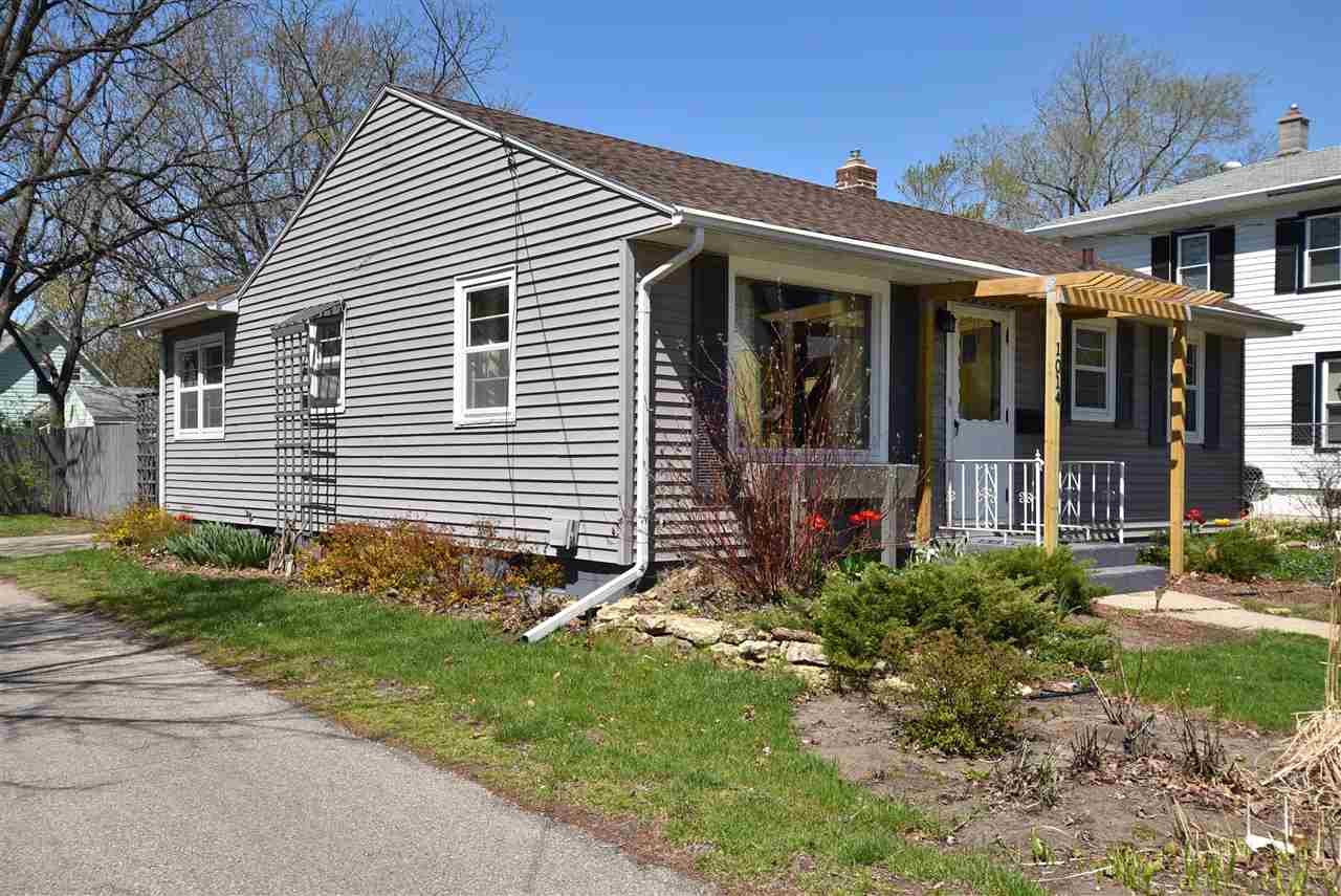 1014 9th St, Beloit, WI 53511 photo 1