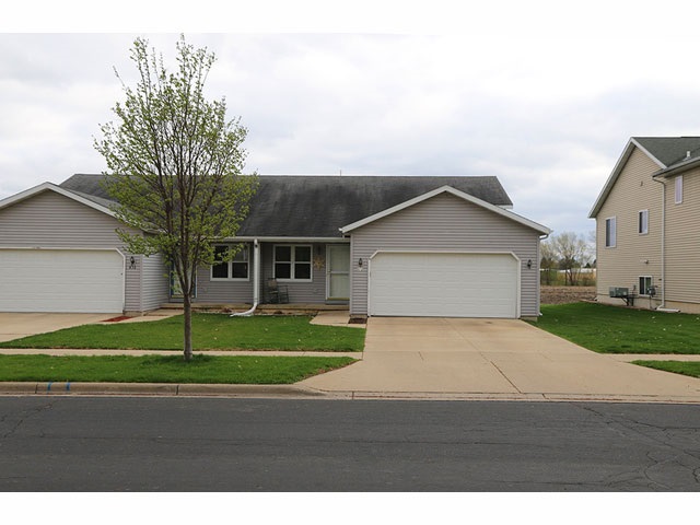 432 Waterloo Rd, Marshall, WI 53559 photo 1