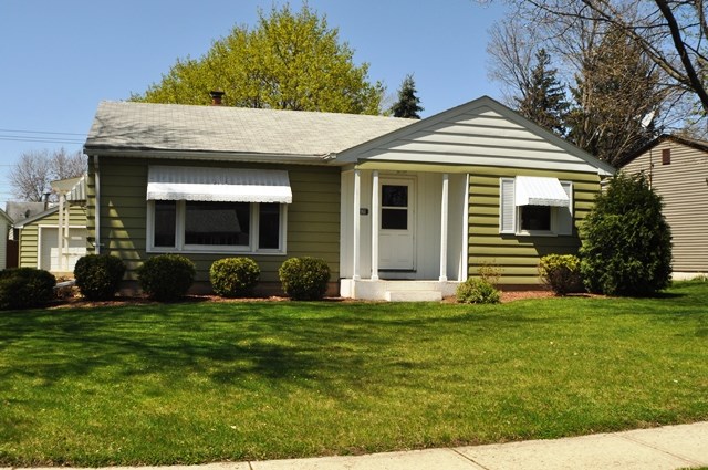 1960 Greenview Dr, Beloit, WI 53511 photo 1