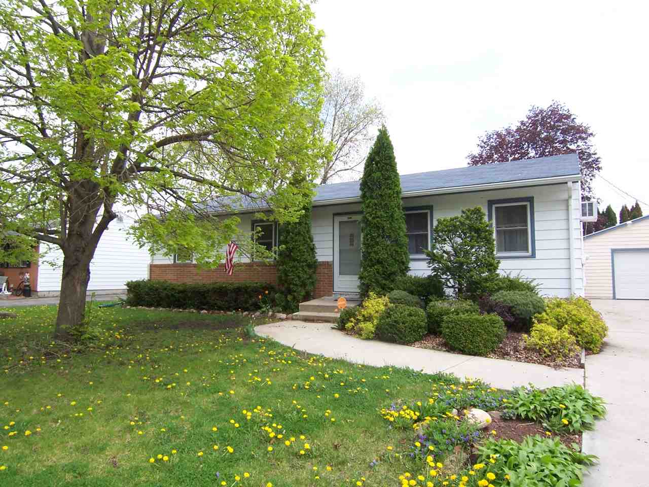 2313 Butlin Dr, Beloit, WI 53511 photo 1