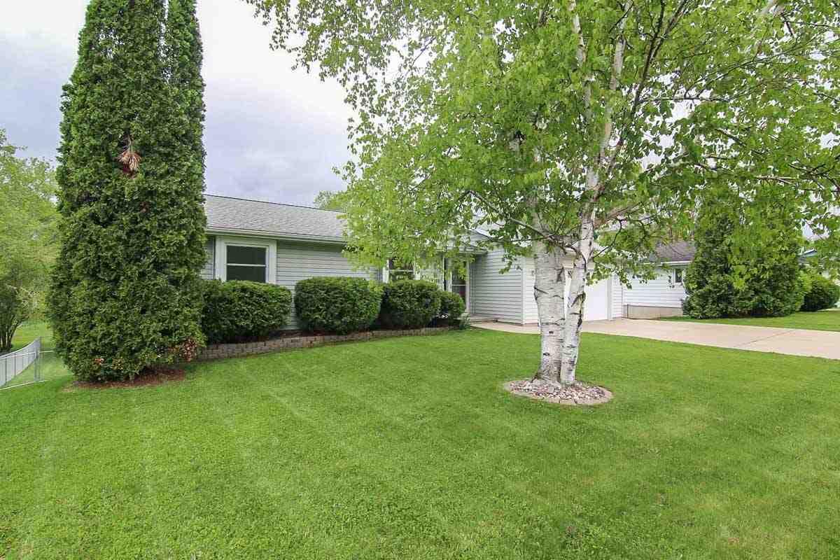 223 Cedar Dr, Oregon, WI 53575 photo 1