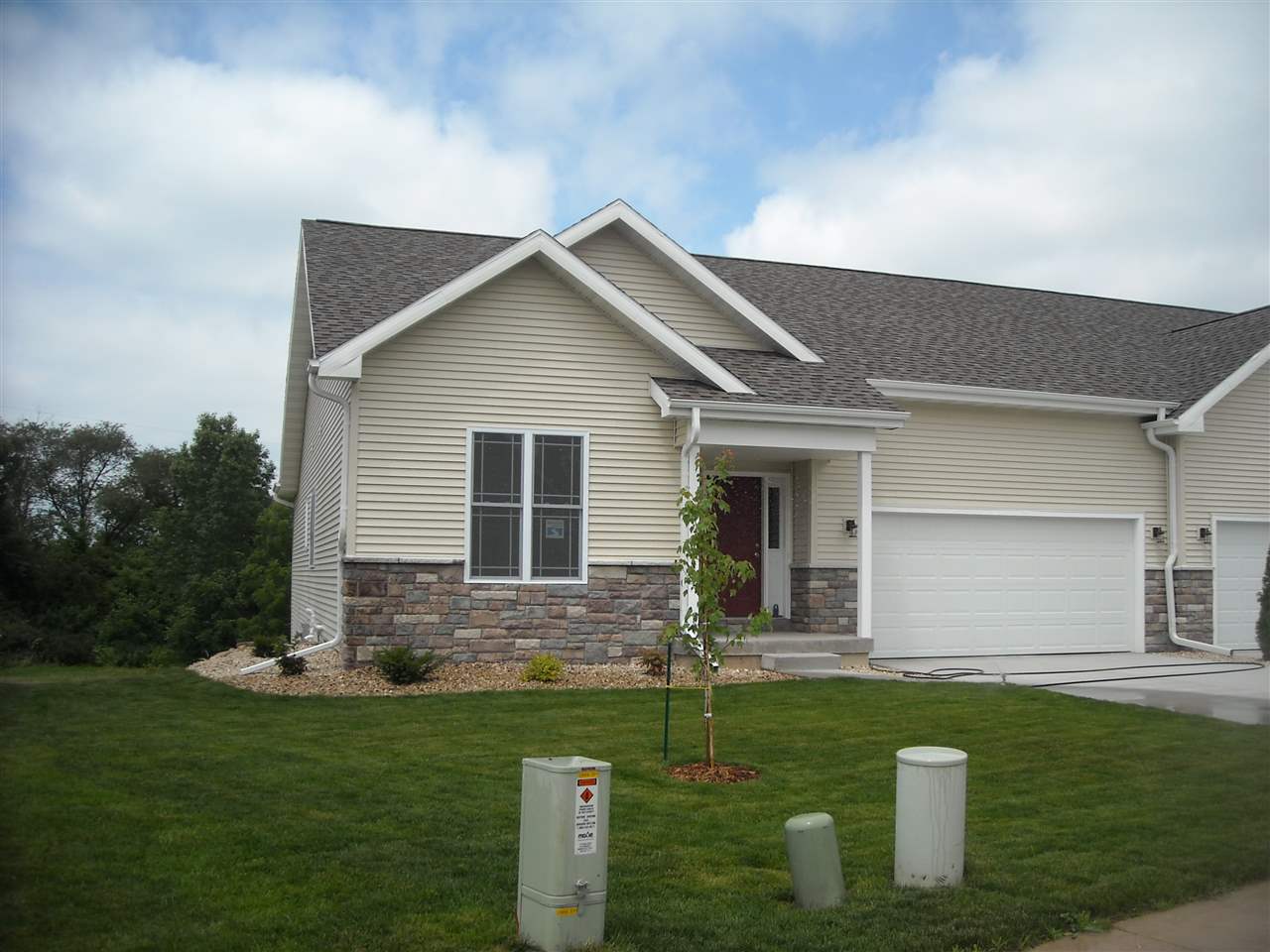1916 Dondee Rd, Madison, WI 53716 photo 1